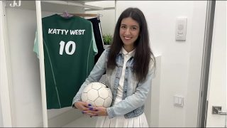 Public football agent – Cutie becomes a real football player after casting